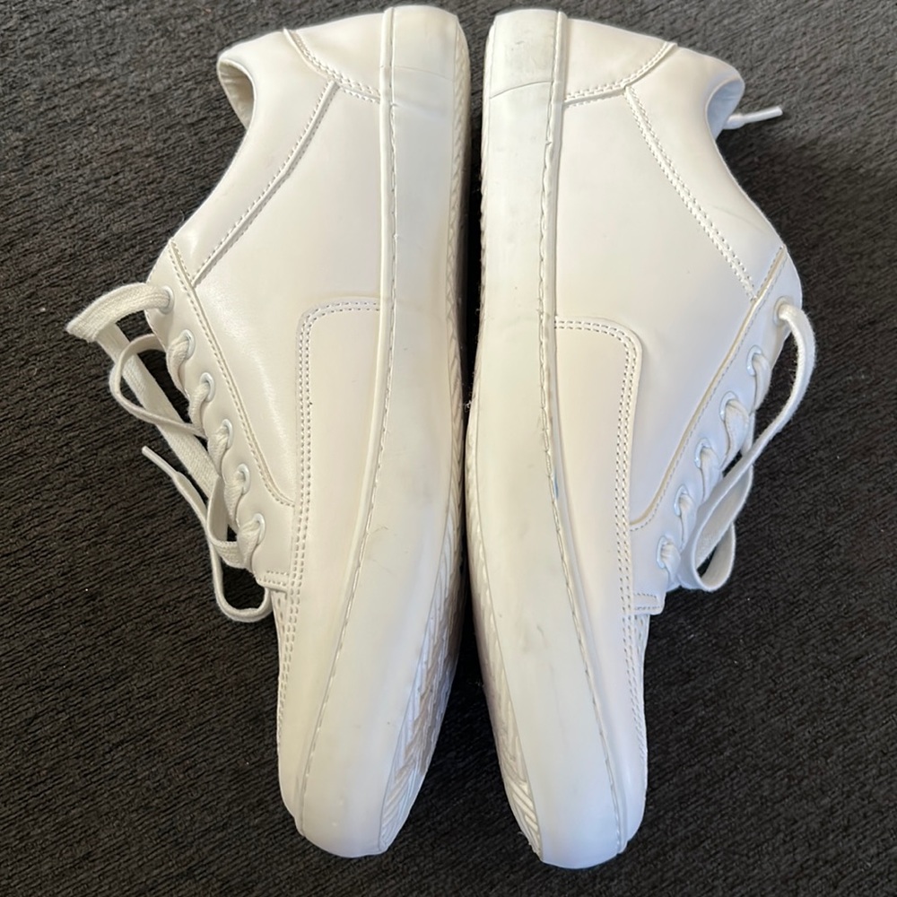 NWOT Womens Banana Republic Perforated Sneakers - Picture 10 of 11